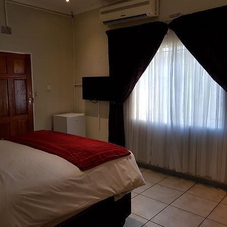 Batho Pele Lodge Gaborone Exterior photo