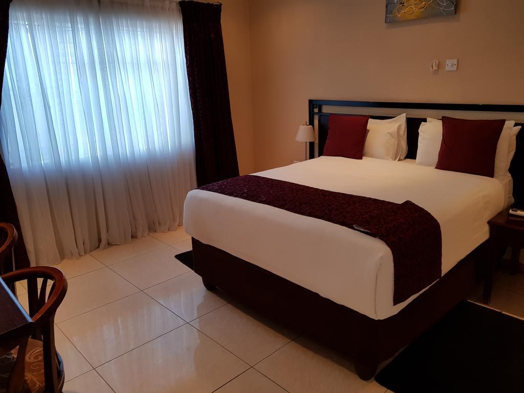 Batho Pele Lodge Gaborone Exterior photo