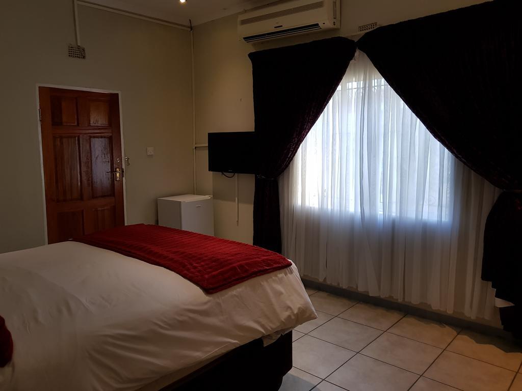 Batho Pele Lodge Gaborone Exterior photo